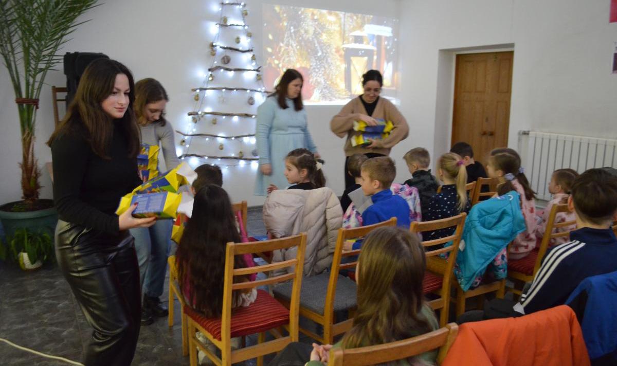 Різдвяні святкування у Євангельській церкві "Благодать"