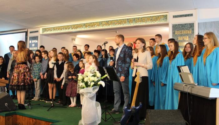 Святкування Великодня в Євангельській церкві "Благодать"