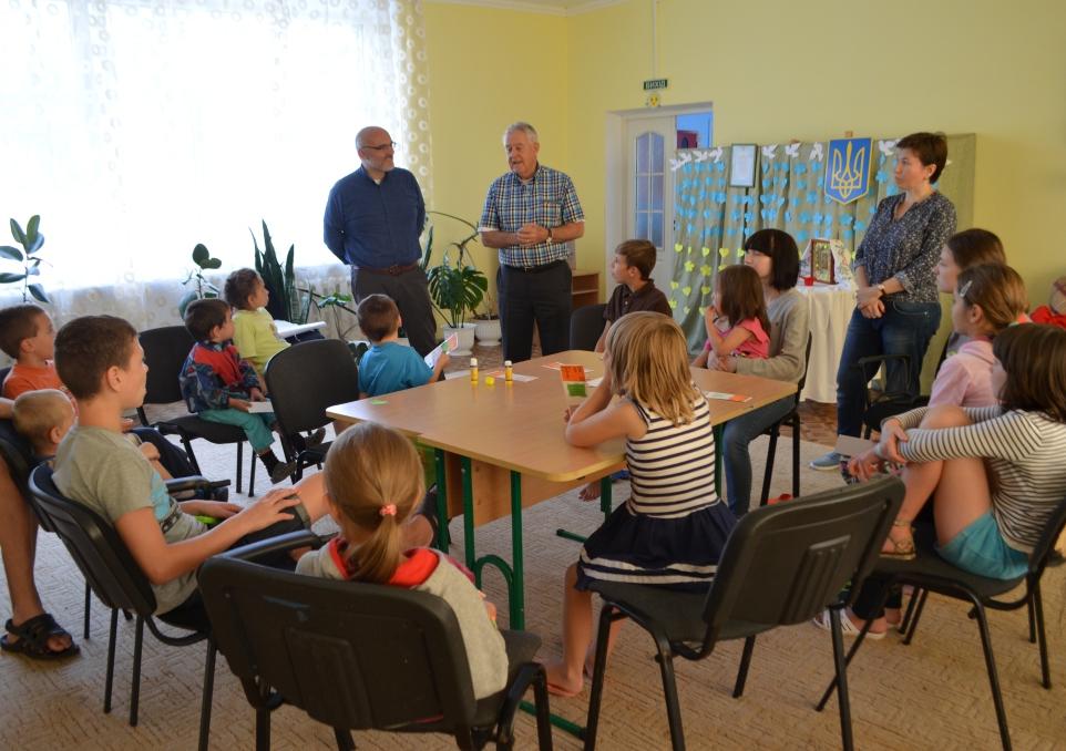 Євангелізаційні поїздки в дитячі будинки разом із місіонером зі США