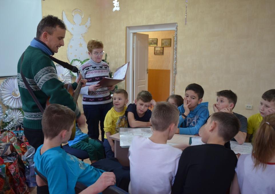 Служителі церкви «Благодать» завітали до дитячого будинку в Сезенкові