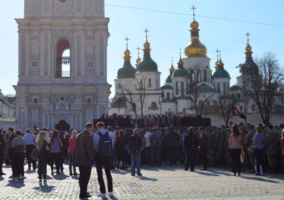 Спільна молитва на Софіївській площі за перемогу і мир